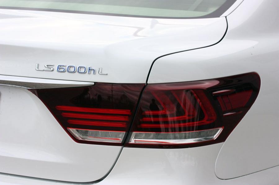  Lexus LS600h L 2013 года  (фото 17 из 45)
